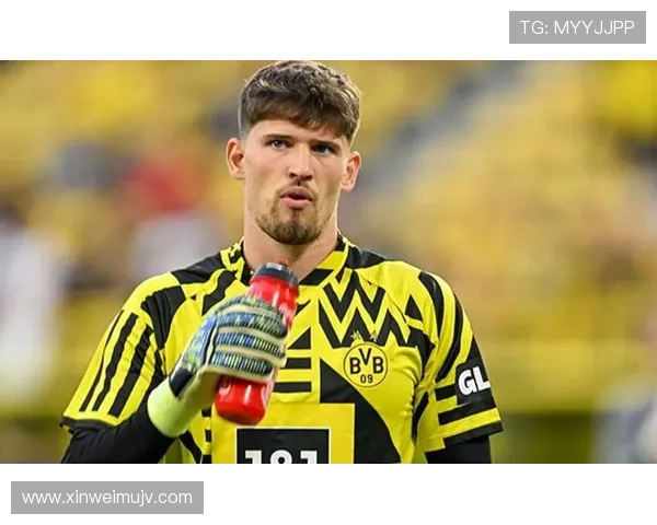 诺伊尔高位站位与大范围出击解析