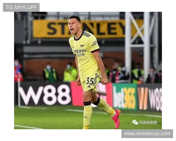 库杜斯与马丁内利：冲击型边锋的战术角色与生涯路径对比