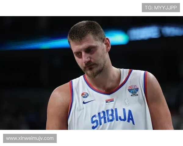 莫布里挡拆换防成型，压制约基奇内线威胁